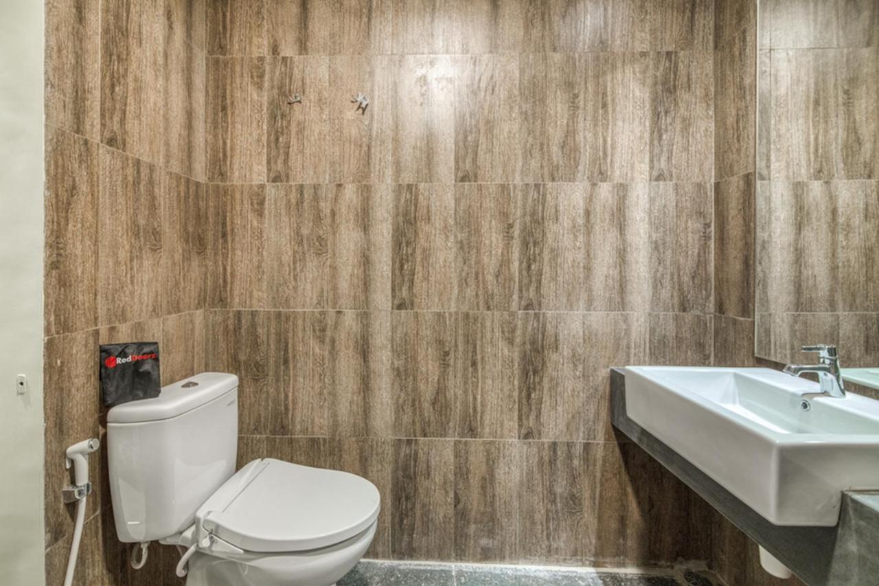 Reddoorz Plus Near Akademi Kepolisian Semarang 3 Экстерьер фото
