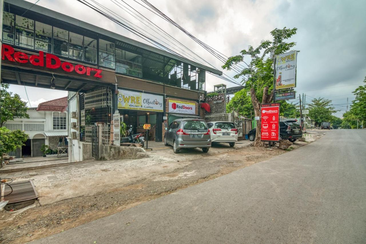 Reddoorz Plus Near Akademi Kepolisian Semarang 3 Экстерьер фото