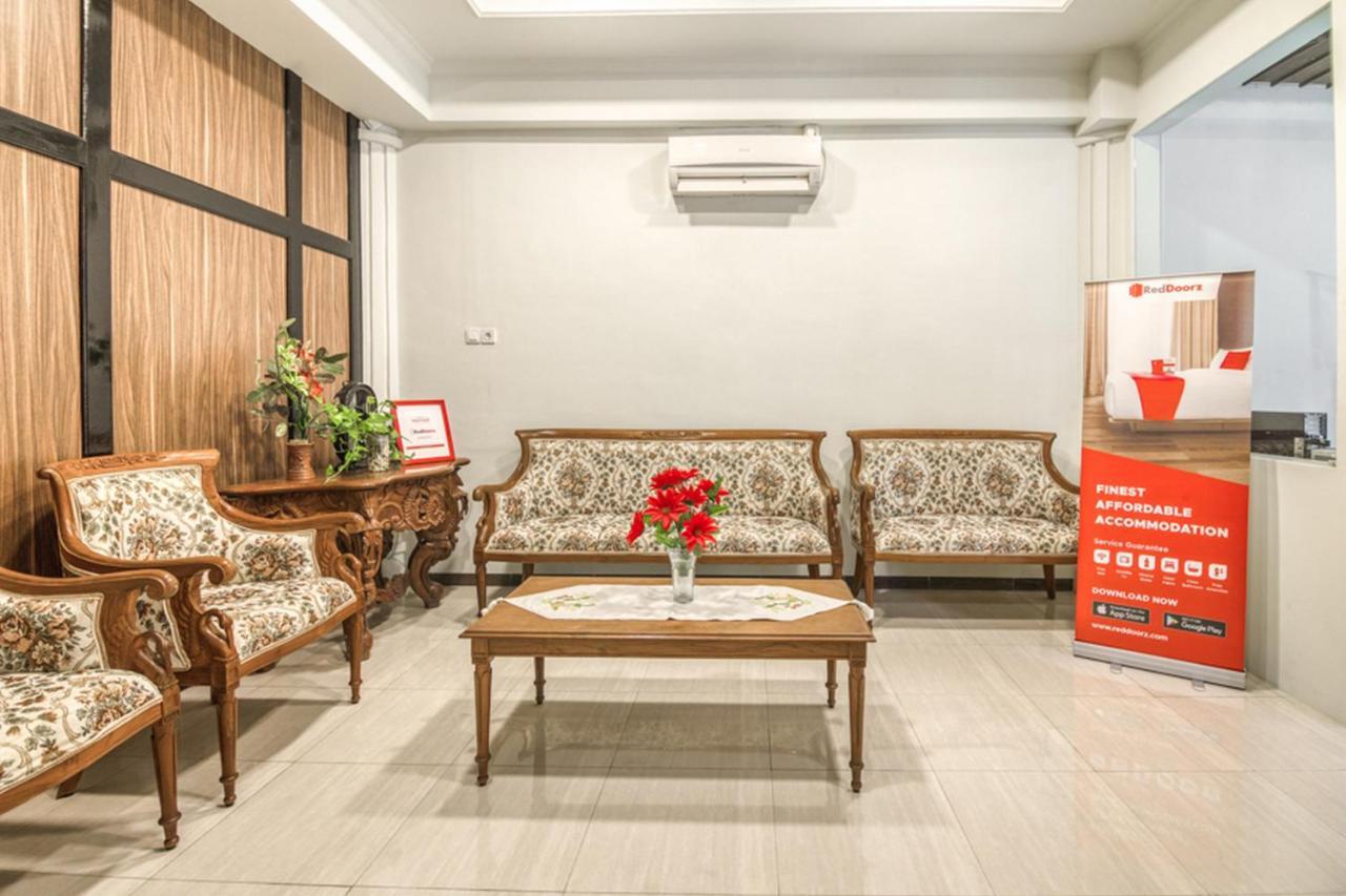 Reddoorz Plus Near Akademi Kepolisian Semarang 3 Экстерьер фото